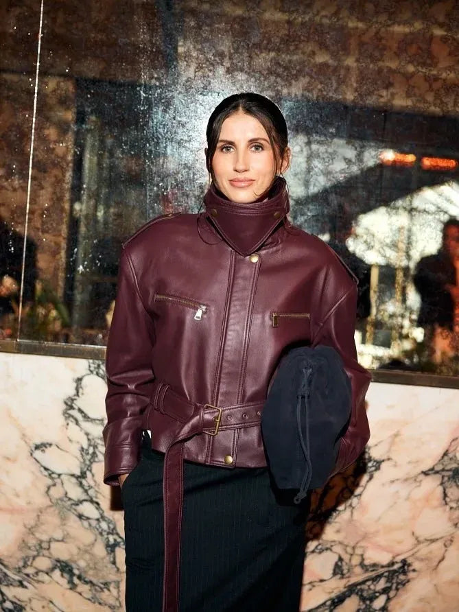 Chaqueta de mujer en color burdeos liso
